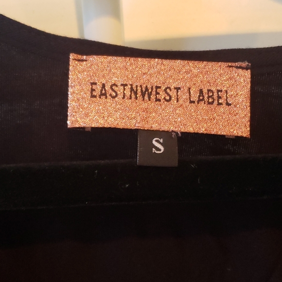 EASTNWEST LABEL crop top - Picture 4 of 4